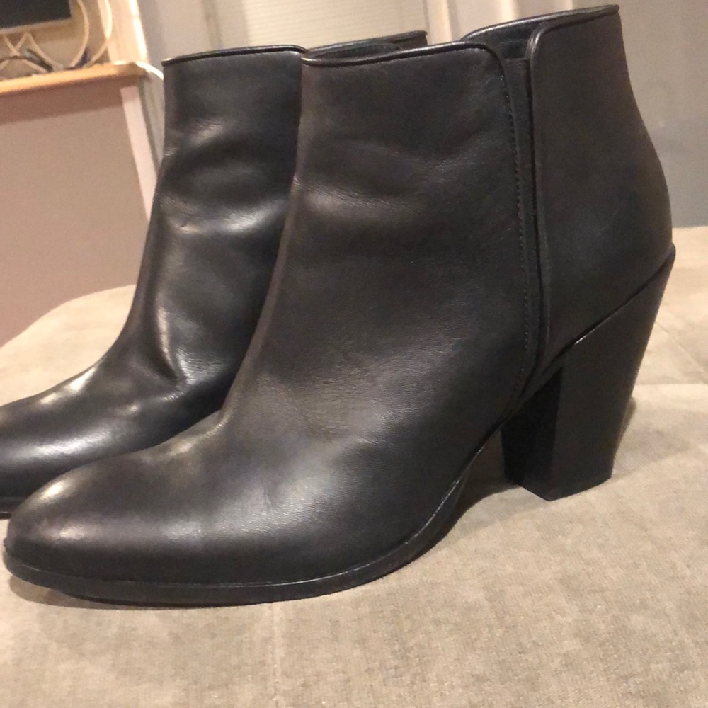 Black booties - Picture 3 of 3